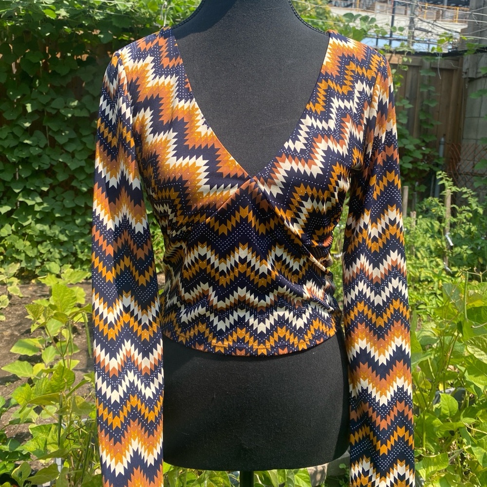 Olive Tree Zigzag Patterned V-Neck Blouse